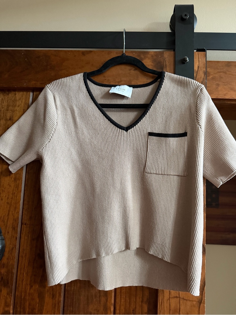 Rag & Bone Beige Ribbed V-Neck Crop Top with Contrast Trim